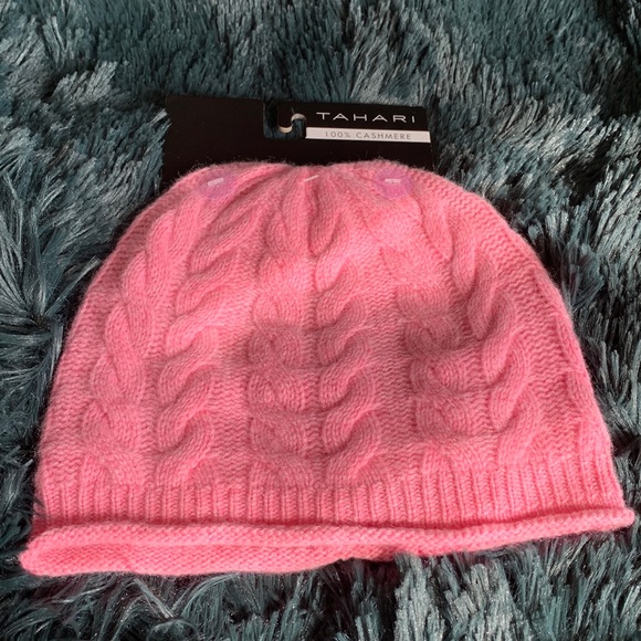 🌸Tahari cashmere hat🌸 - Picture 1 of 4